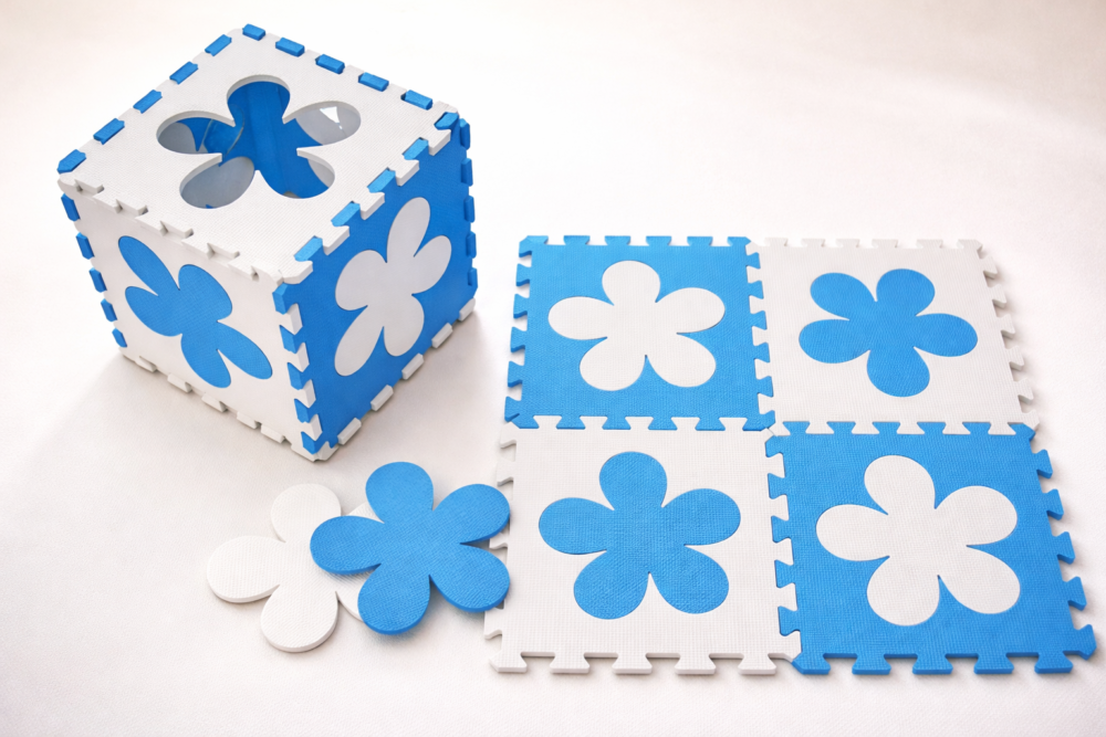 B-BW Foam Speelmat Bloem β Blauw/Wit - EVA Interlock Antislip Puzzelmat Kinderen